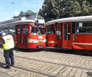 Zderzenie dwóch tramwajów w Mysłowicach. Co najmniej dwie osoby zostały ranne