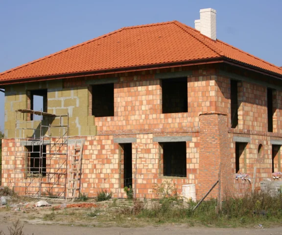 Dotacje na budowę domu. Każdy grosz się liczy - zobacz jakie są programy dofinansowania do nowych domów