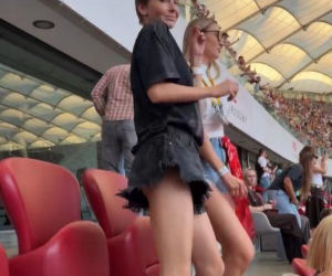 Polskie gwiazdy na koncercie Bad Bunny'ego. Lewandowska w samym staniku, Tarnowska niczym na Coachellę