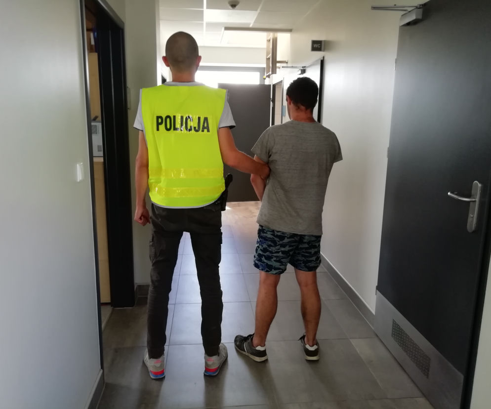 Poddębice. Ukradł Z CMENTARZA 180 róż! Co 20-latek zrobił z WIELKIM bukietem NAGROBNYCH kwiatów?