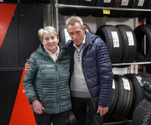 Urząd kazał mu zapłacić 2 miliony złotych, bo przekazał opony fundacji. Pan Sławomir 8 lat walczył o sprawiedliwość