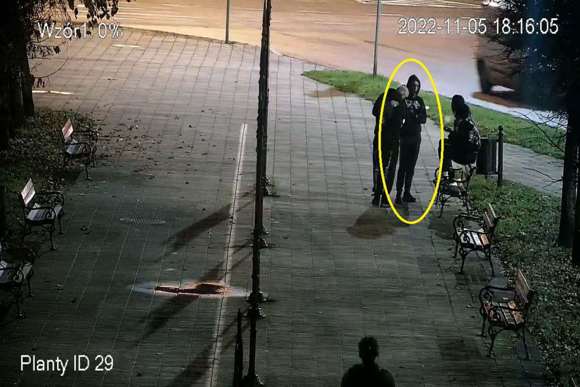 Strzelał z wiatrówki do autobusu! Policja z Grudziądza pokazuje jego zdjęcia