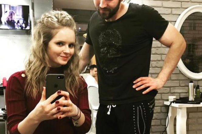 Olga Kalicka u fryzjera