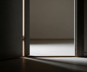 Nietypowa interwencja w sklepie. Co skłoniło mężczyznę do tak dziwnego zachowania?