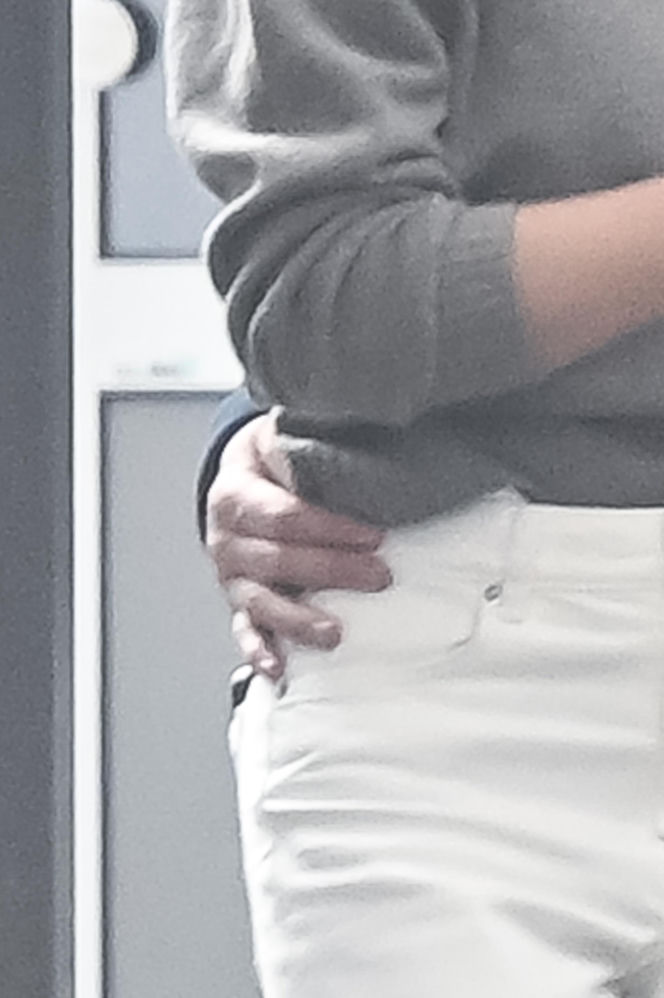 Marcin Mroczek z dziewczyną w cukierni