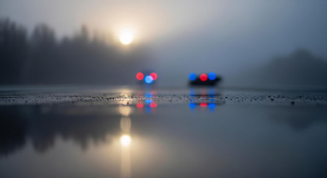 Młodzi w BMW rozbili się pod Płockiem. Czy to kolejny tragiczny finał brawury?