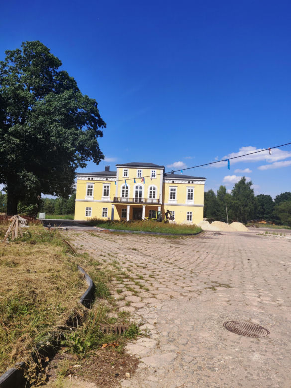 To jedno z najpiękniejszych miast na Śląsku. Czaruje jedynym takim pałacem myśliwskim w Polsce