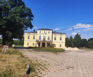 To jedno z najpiękniejszych miast na Śląsku. Czaruje jedynym takim pałacem myśliwskim w Polsce