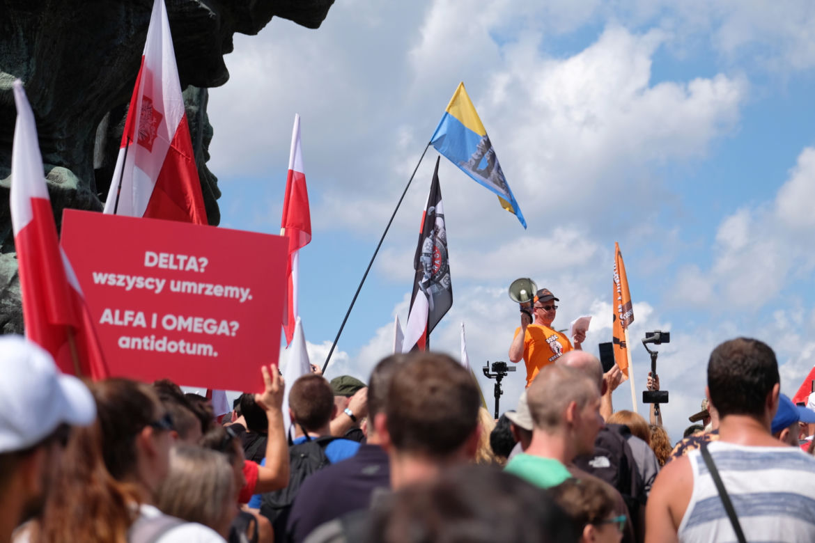Protest antyszczepionkowców w Katowicach