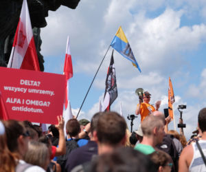 Protest antyszczepionkowców w Katowicach