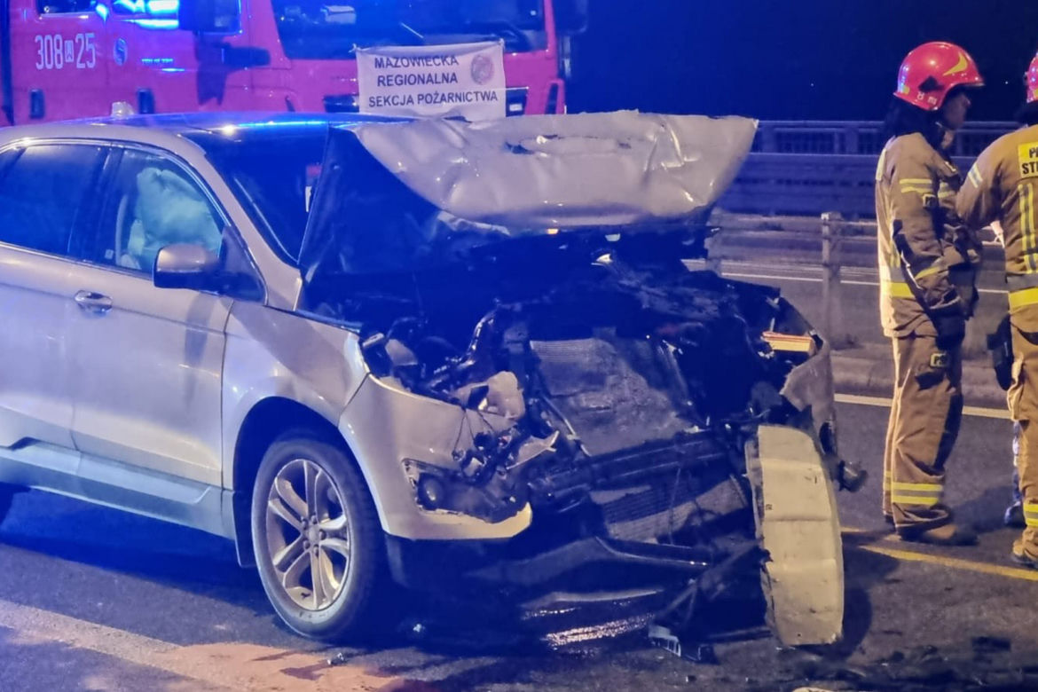 Wypadek na moście Łazienkowskim. Cztery rozbite auta, dwie osoby ranne