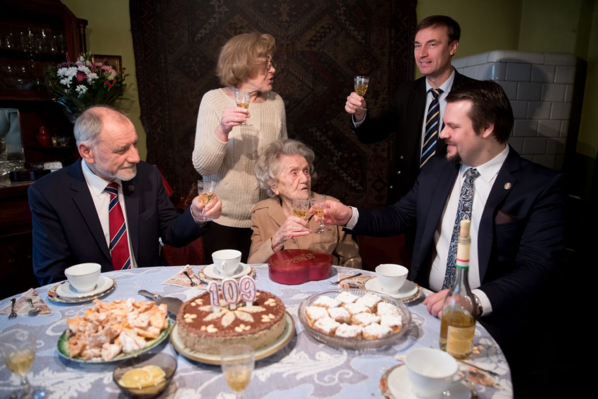 Najstarsza pianistka świata skończyła 109 lat