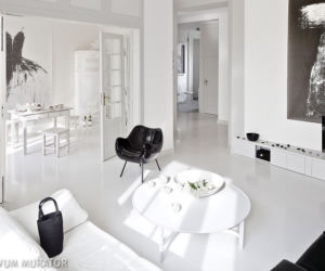 Minimalistyczny salon w bieli