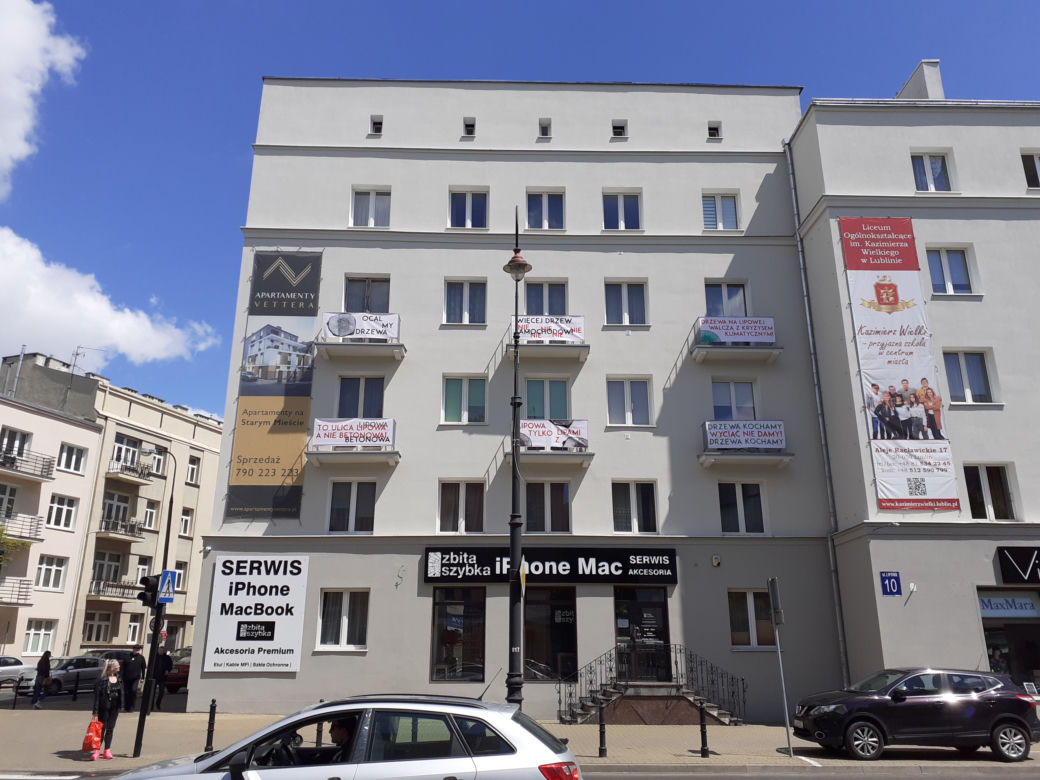 Na ul. Lipowej pojawiły się banery przeciwko wycince