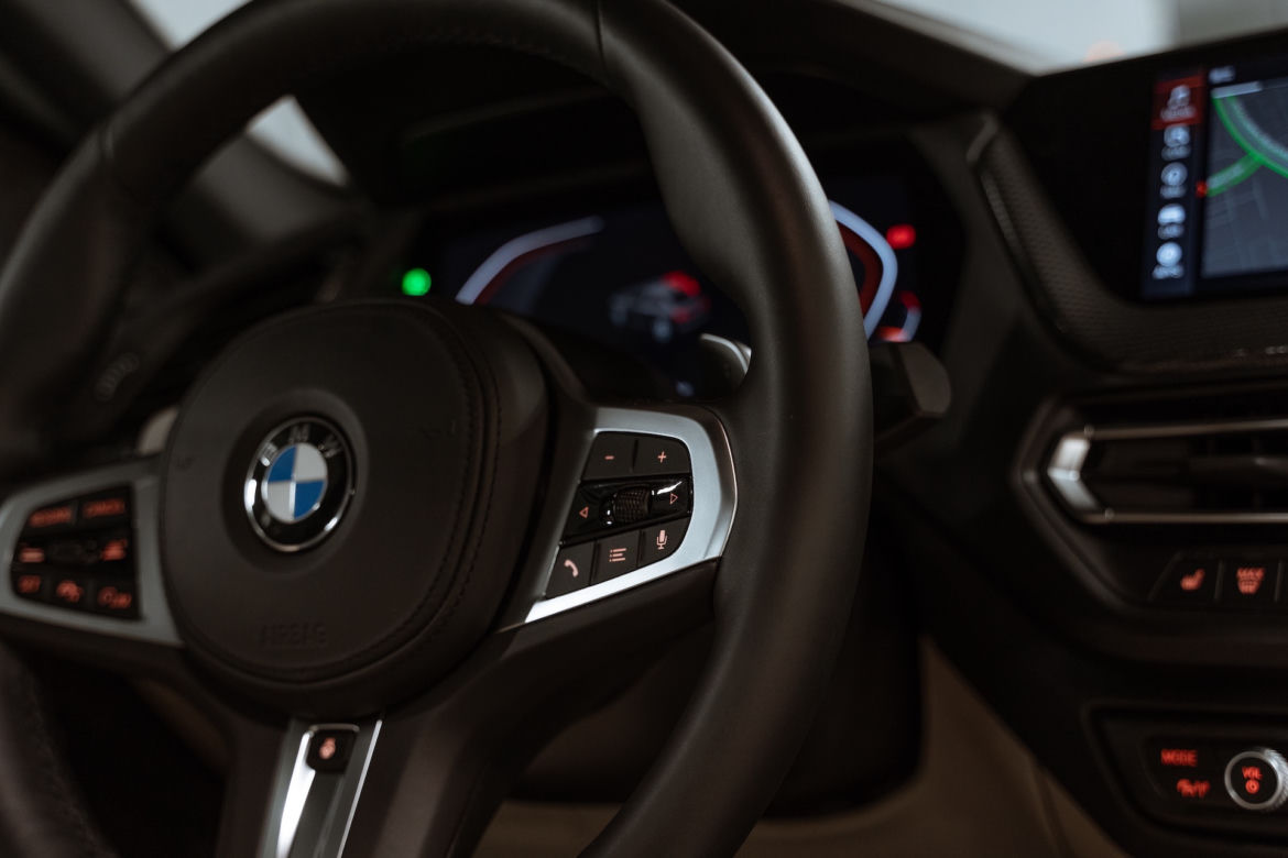 BMW serii 2 F44 vs BMW serii 3 E46