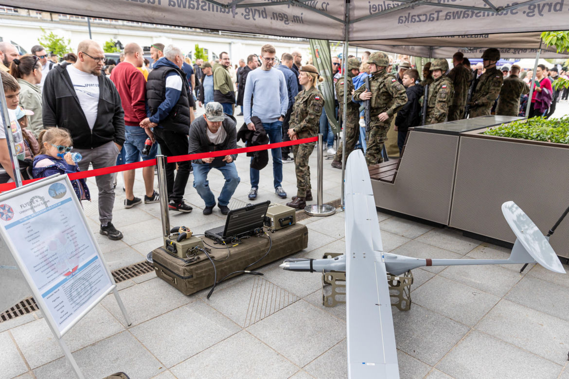 Wystawa sprzętu wojskowego z okazji 25. rocznicy przystąpienia Polski do NATO