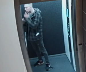 Zniszczył drzwi i zabrał buty. Bydgoska policja szuka tego mężczyzny