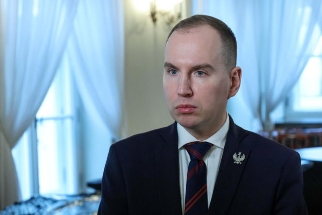 Demontaż okrągłego stołu w Pałacu Prezydenckim