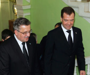 Dmitrij Miedwiediew i Bronisław Komorowski w Smoleńsku