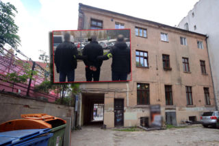 Chcieli obciąć mu palec i przypalać palnikiem! Torturowany 37-latek wyskoczył przez okno 
