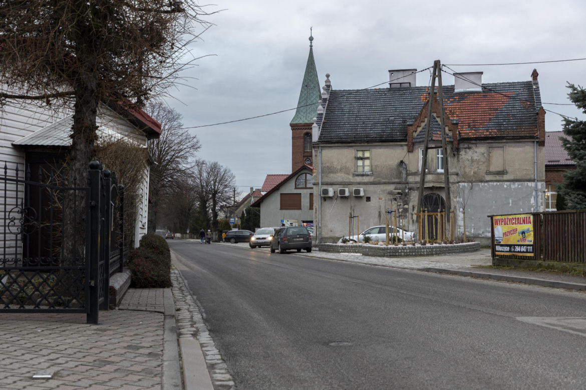 „Niepraktykujący” płaci podwójnie. Szokujący cennik na cmentarzu pod Wrocławiem