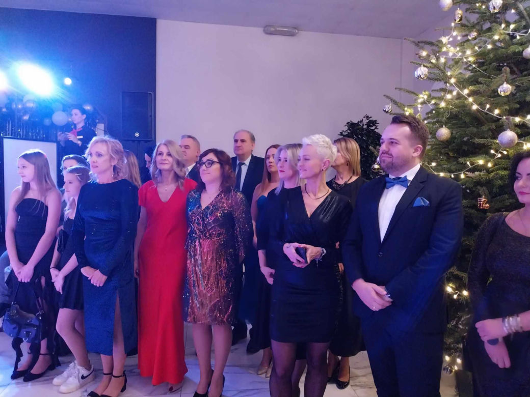 Studniówki 2025: Bal III Liceum Ogólnokształcącego w Starachowicach