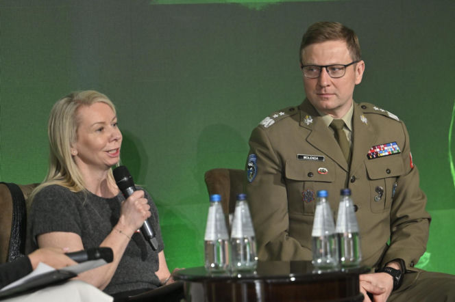 Konferencja Portalu Obronnego „Odporność cyfrowa i informacyjna Polski. Wyzwania w dobie wojny hybrydowej". Drugi panel