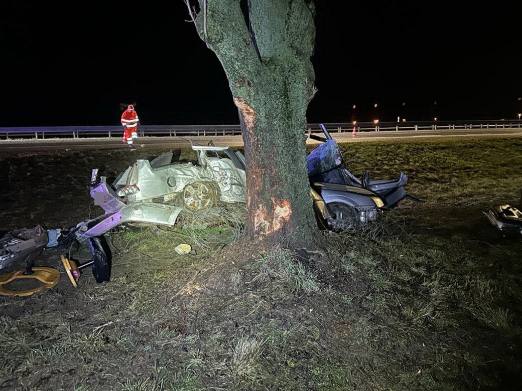 Makabryczny wypadek na S8. Auto zjechało z jezdni. Nie żyją dwie osoby