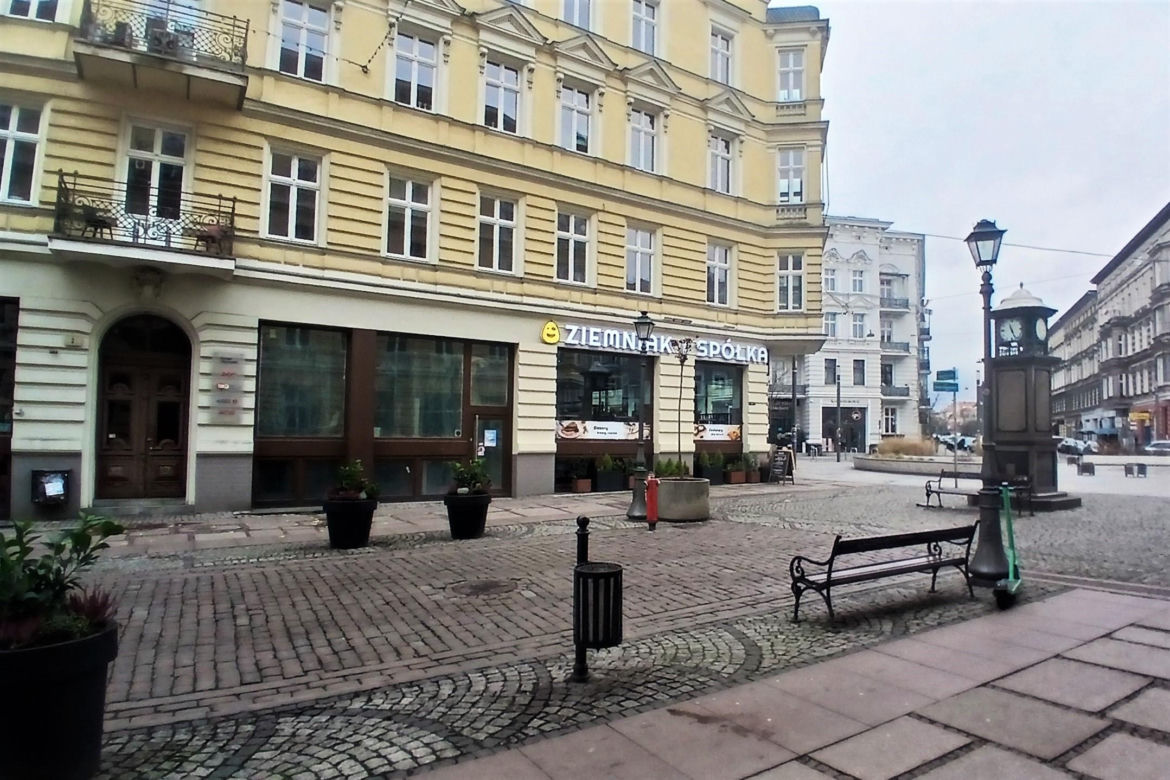 Deptak Bogusława i plac Zamenhofa udawały Paryż w musicalu "Alicja"