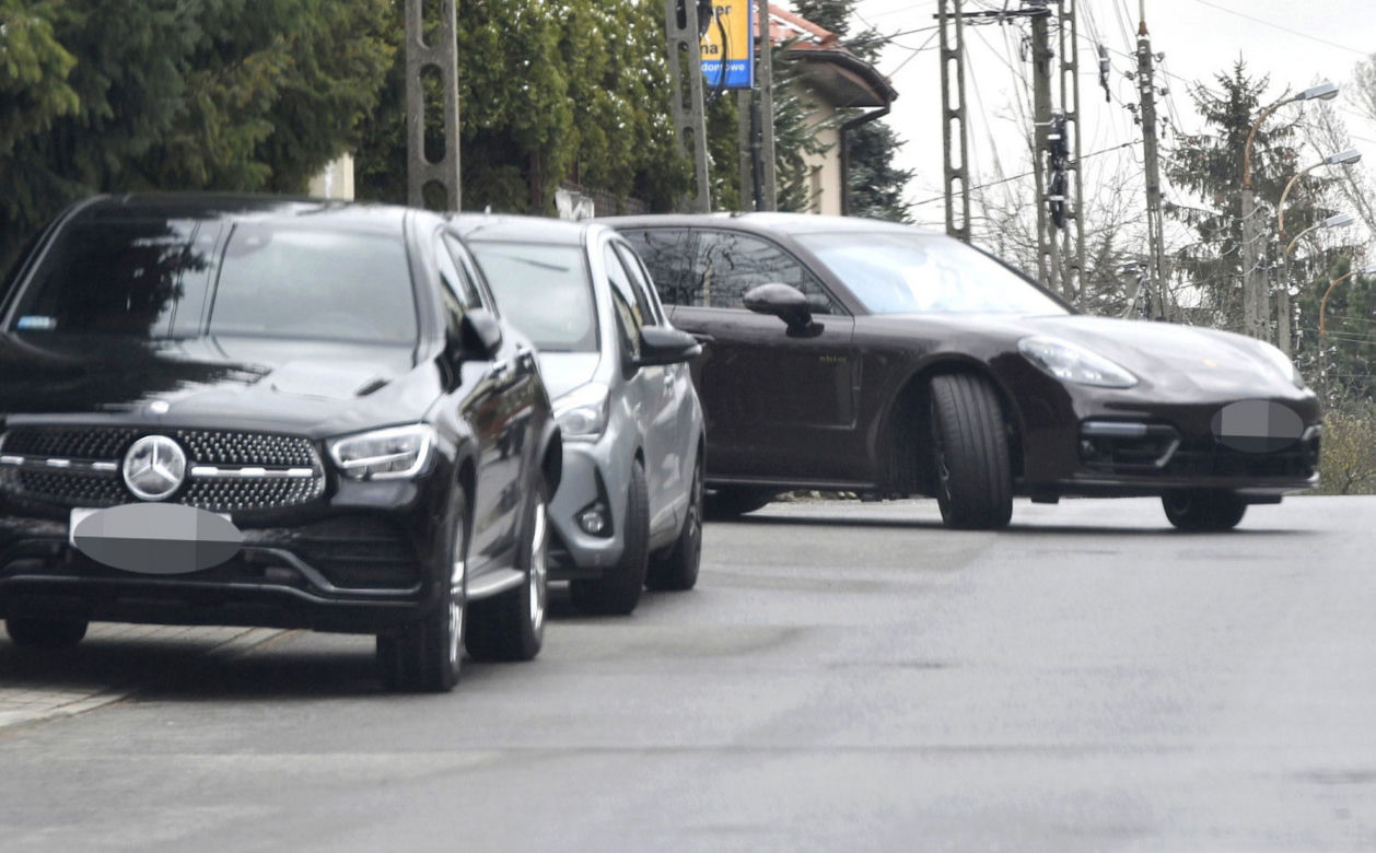Pojechała Porsche na sesję zdjęciową