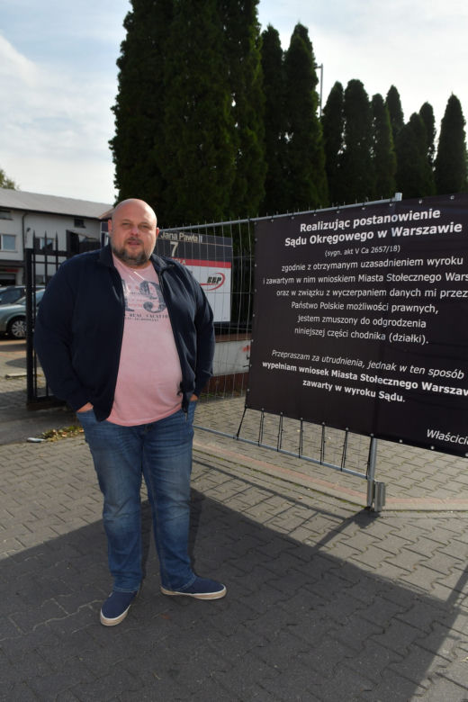 Wojna o chodnik w Wesołej