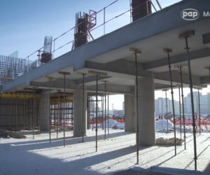 Beton wciąż obecny w architekturze: współczesne zastosowania „wiecznego” materiału 
