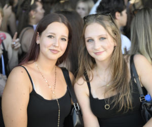 Fani w upale czekają na koncert The Weeknd. Tłumy w Warszawie