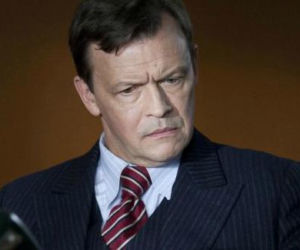 CZAS HONORU 5. Kazimierz Korytowski (Jan Frycz), były mąż Heleny, ojciec Wandy (Magdalena Różczka)
