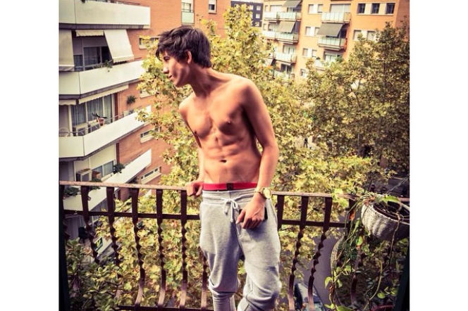Dawid Kwiatkowski chwali się GOŁĄ klatą na Instagramie