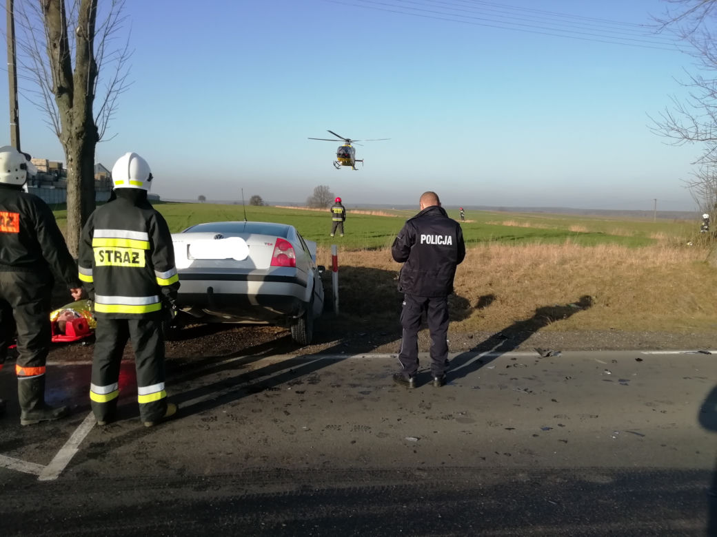 Łódzkie: Wymusił pierwszeństwo. Trzy osoby, w tym niemowle ofiarami wypadku. LPR w akcji