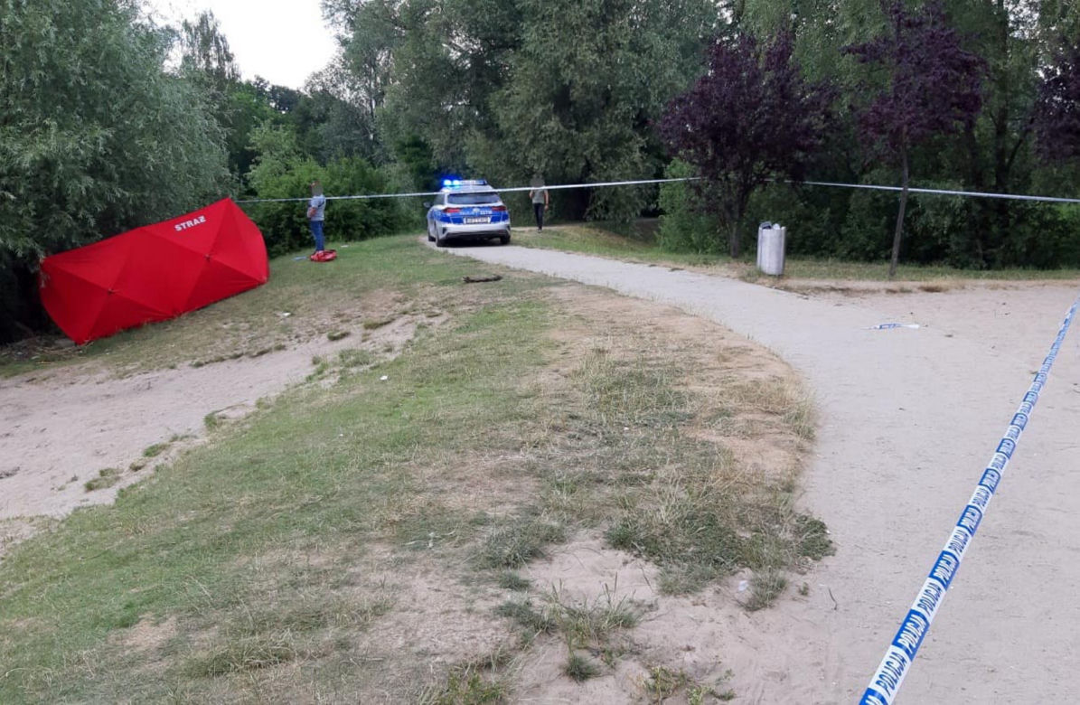 Służby wyłowiły ze stawów Hosera martwego mężczyznę 