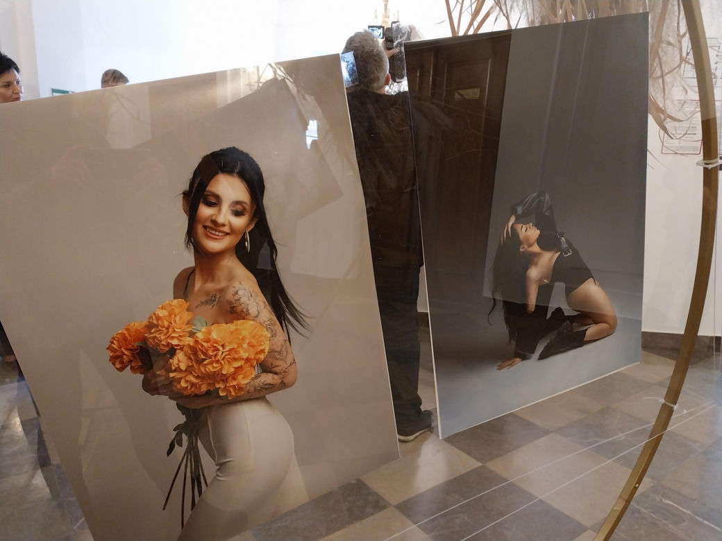 Wernisaż wystawy fotografii Anety Rozkal „Kobieca perspektywa: Wystawa Fotografii Kobiet”