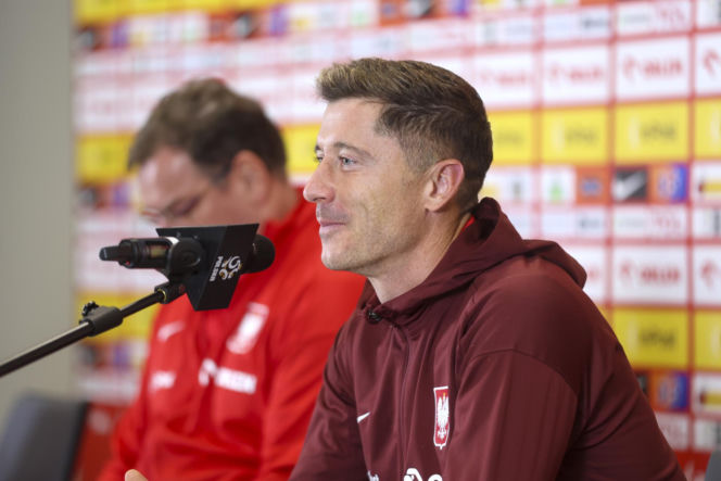 Ujawniono zarobki Roberta Lewandowskiego. Tak wypadł na tle Cristiano Ronaldo