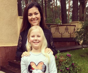 M jak miłość. Katarzyna Cichopek (Kinga), Marysia Głowacka (Lenka) na planie