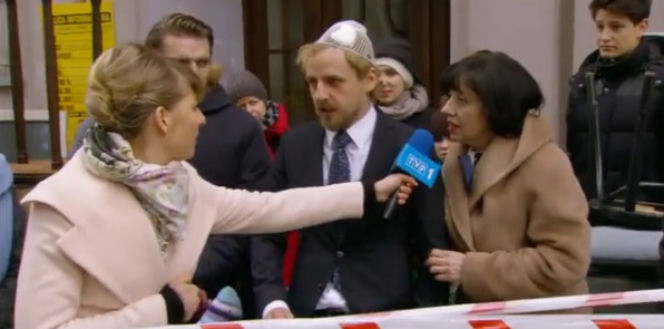 O mnie się nie martw 2 sezon odc. 13. Krzysiek (Paweł Domagała), Irenka (Hanna Śleszyńska)