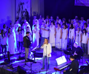 Koncert muzyki chrześcijańskiej przyciągnął tłumy! Zobacz zdjęcia z Cecylianki