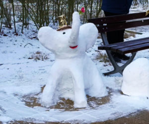 Rzeźby ze śniegu na pętli Głębokie