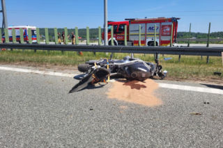 Tragiczny wypadek na S7 koło Chęcin. 38-letni motocyklista zginął na miejscu