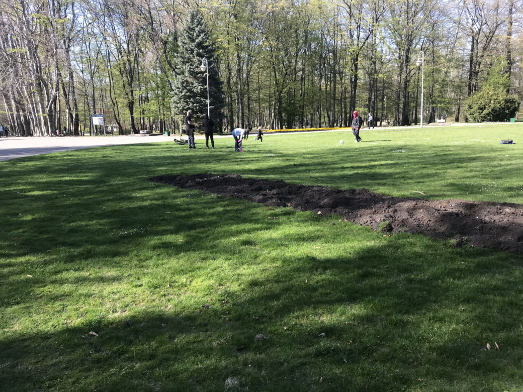 Katowice: Tłumy w Parku Kościuszki. Mieszkańcy ruszyli na spacery