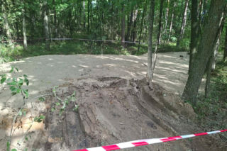 Tajemnicza maź zalała las pod Starachowicami. Policja i leśnicy badają sprawę