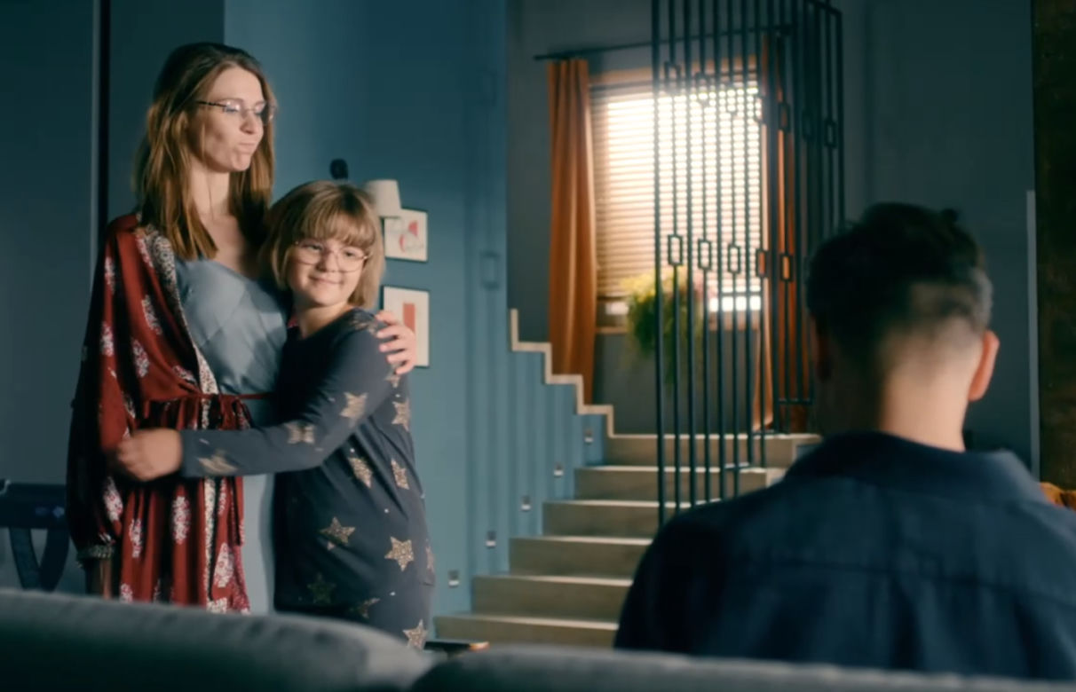 BrzydUla 2, odcinek 157, Julka (Marysia Włodkowska), Marek (Filip Bobek), Ula (Julia Kamińska)