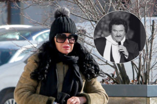 Szok na grobie Krawczyka. Znicze znikają, bo Ewa wszystko przestawia. „To zasada”