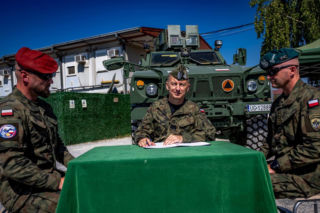 Polscy żołnierze z nowym dowódcą w Kosowie. Zmiana na czele PKW KFOR