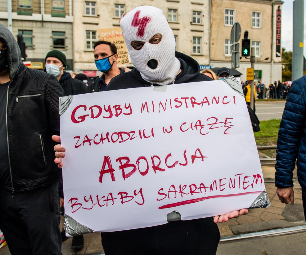 Strajk Kobiet: Protest w Gdańsku! Policja użyła gazu. 4 osoby zatrzymane [ZDJĘCIA]